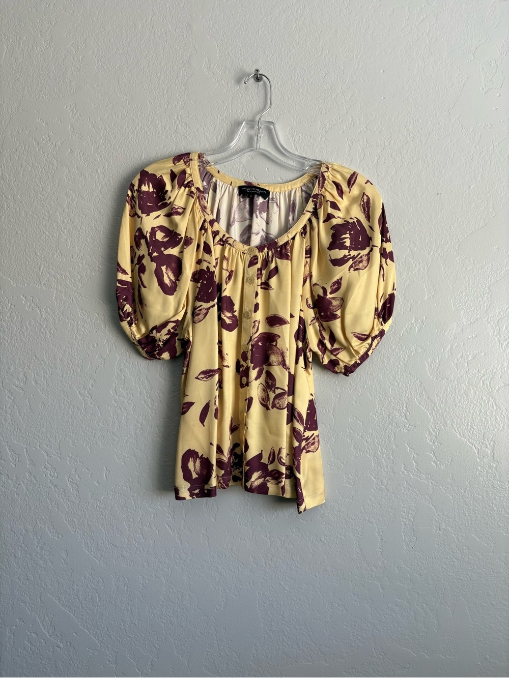 ❤️  NEW Puff-Sleeve Floral Top in Yellow and Burgundy